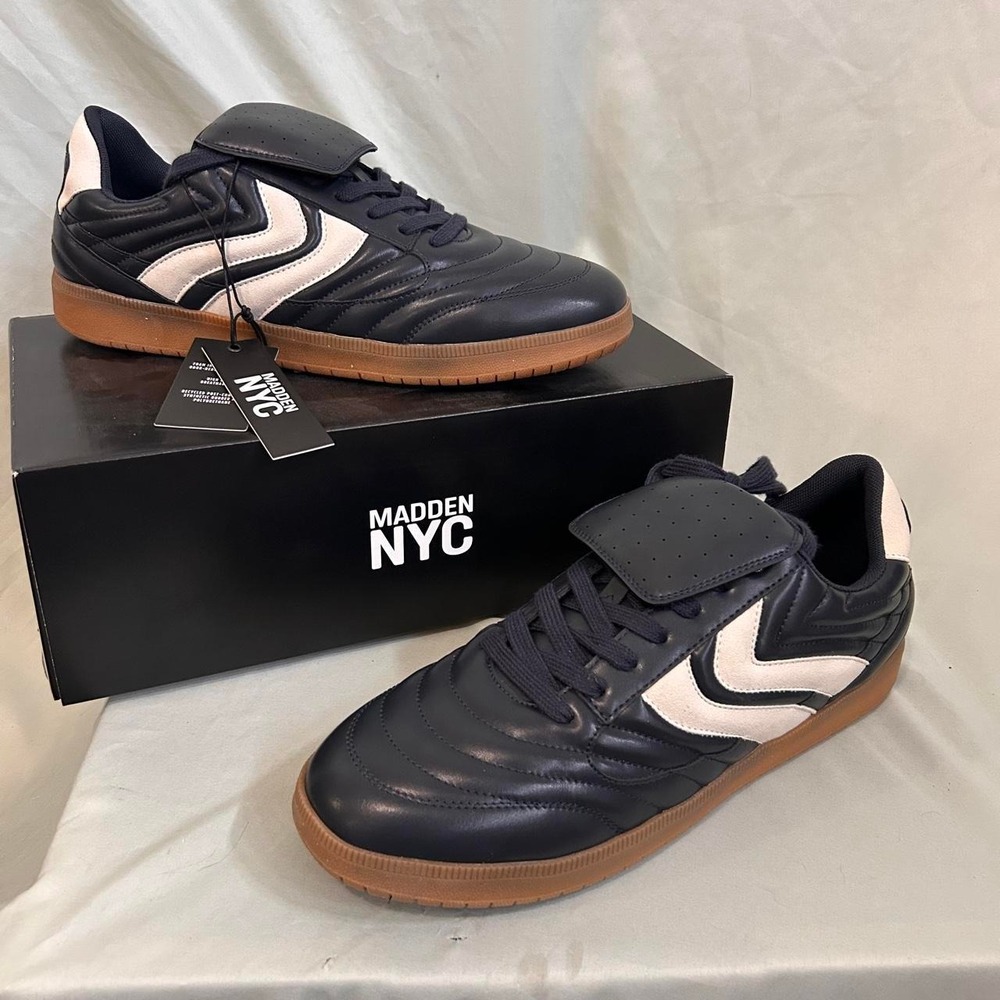 NWT Madden NYC Mens 10.5 Navy Blue Sport Casual Sneakers Chevron Gum Sole